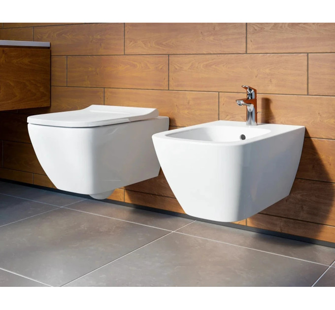 Унітаз підвісний з кришкою Smyle Square Rimfree 500.683.00.2 Geberit